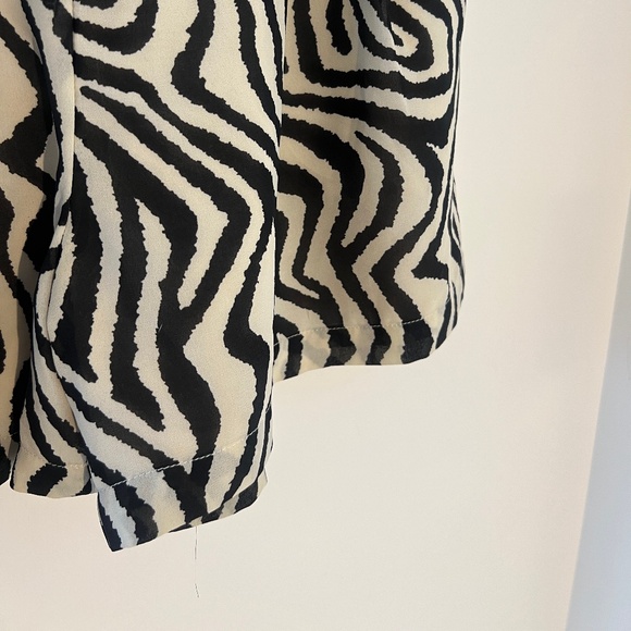 Dynamite Zebra Print Shorts - Picture 3 of 5